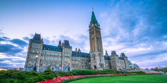 Emigrate to Canada: Politics