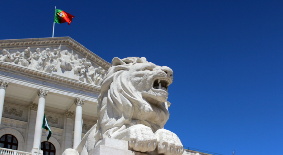 Emigrate to Portugal: Politics