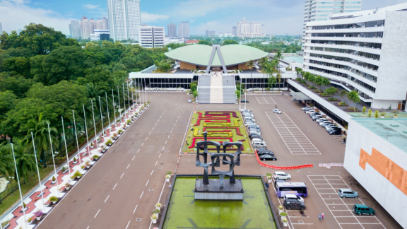 Emigrate to Indonesia: Politics