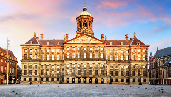 Emigrate to the Netherlands: Politics