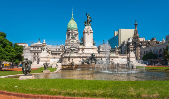 Emigrate to Argentina: Politics